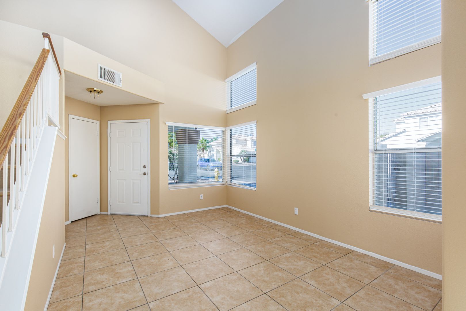 NW home located close to Summerlin Parkway – photo 5