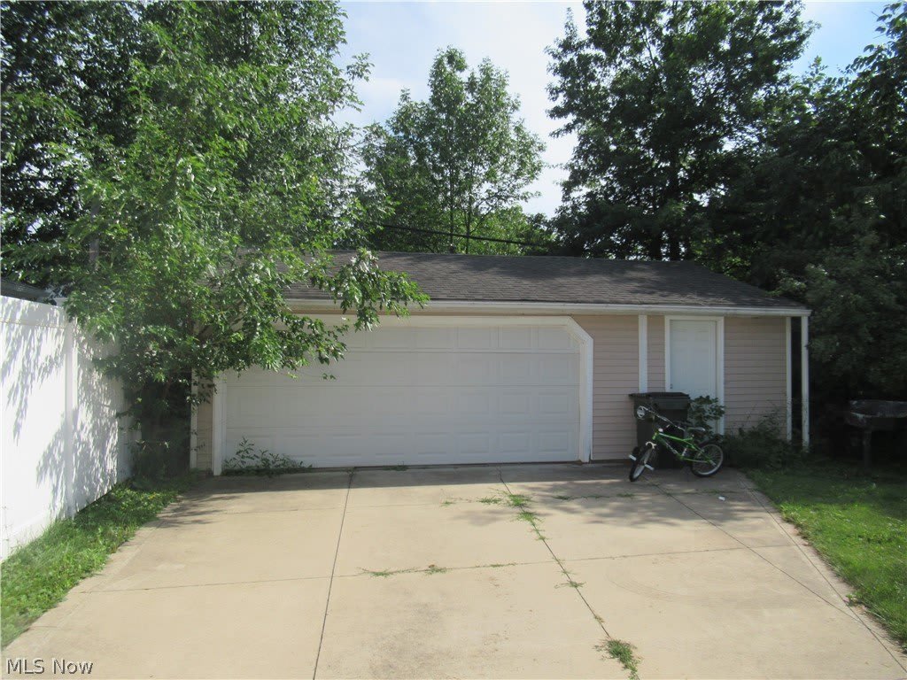 5203 Maplecrest Avenue – photo 3