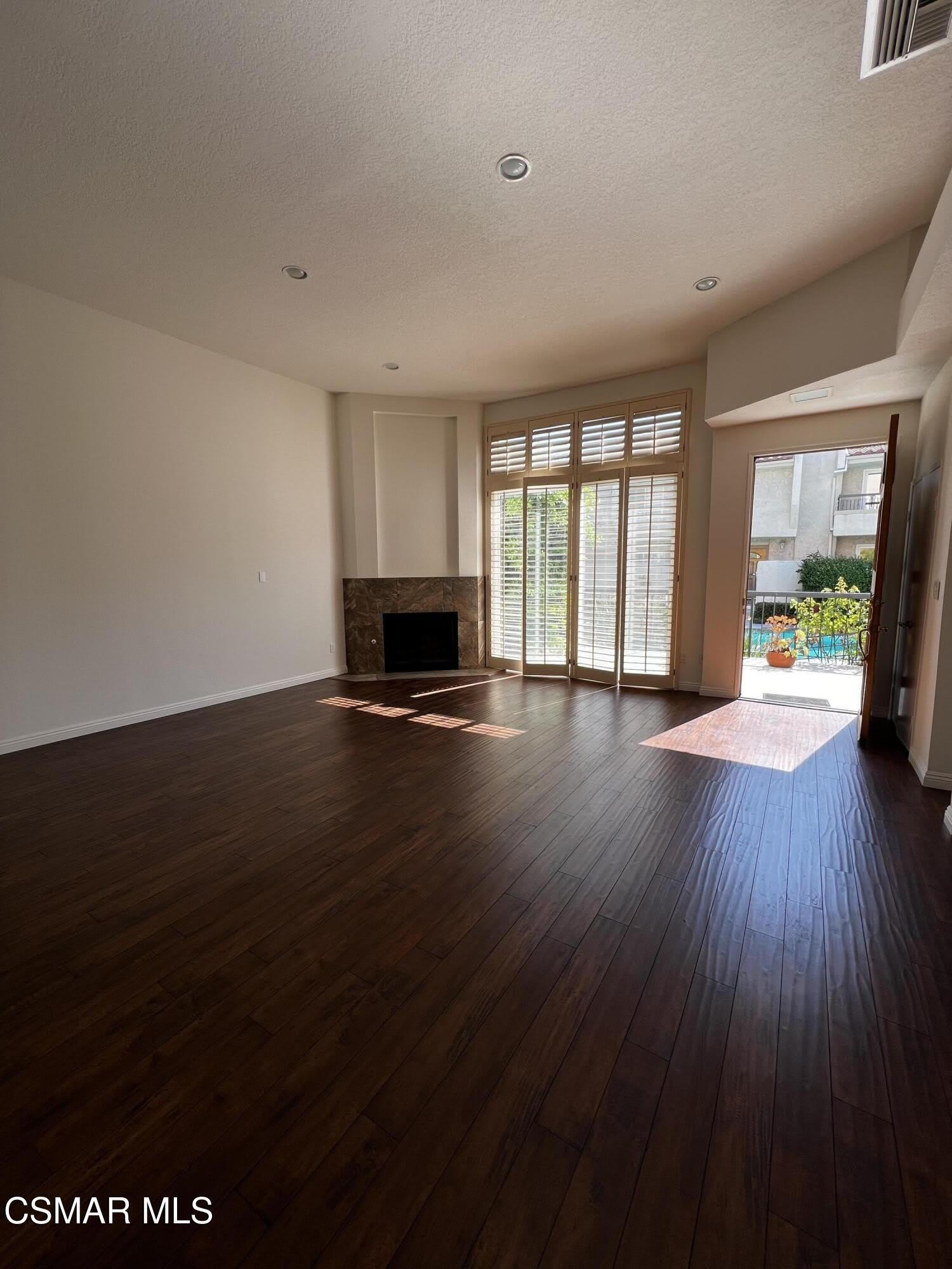 5401 Zelzah Avenue – photo 5