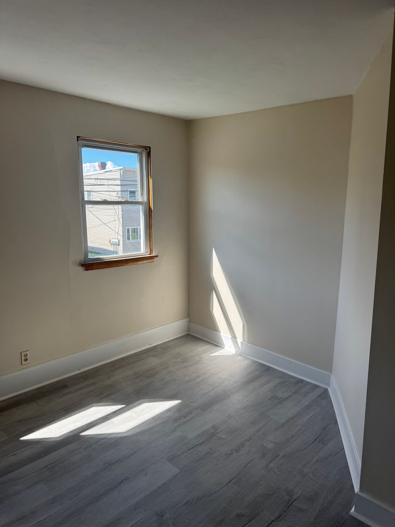 3 Bedroom 1 Bath 2Nd Floor Unit – photo 5