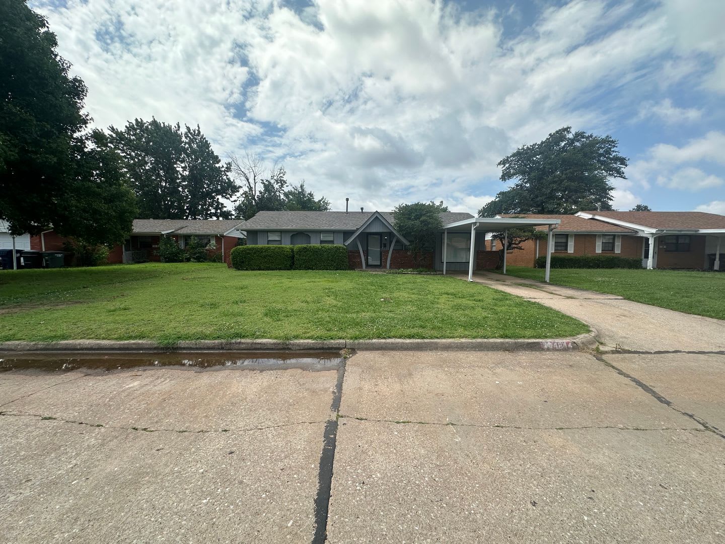 3 Bed 1.5 Bath – photo 1