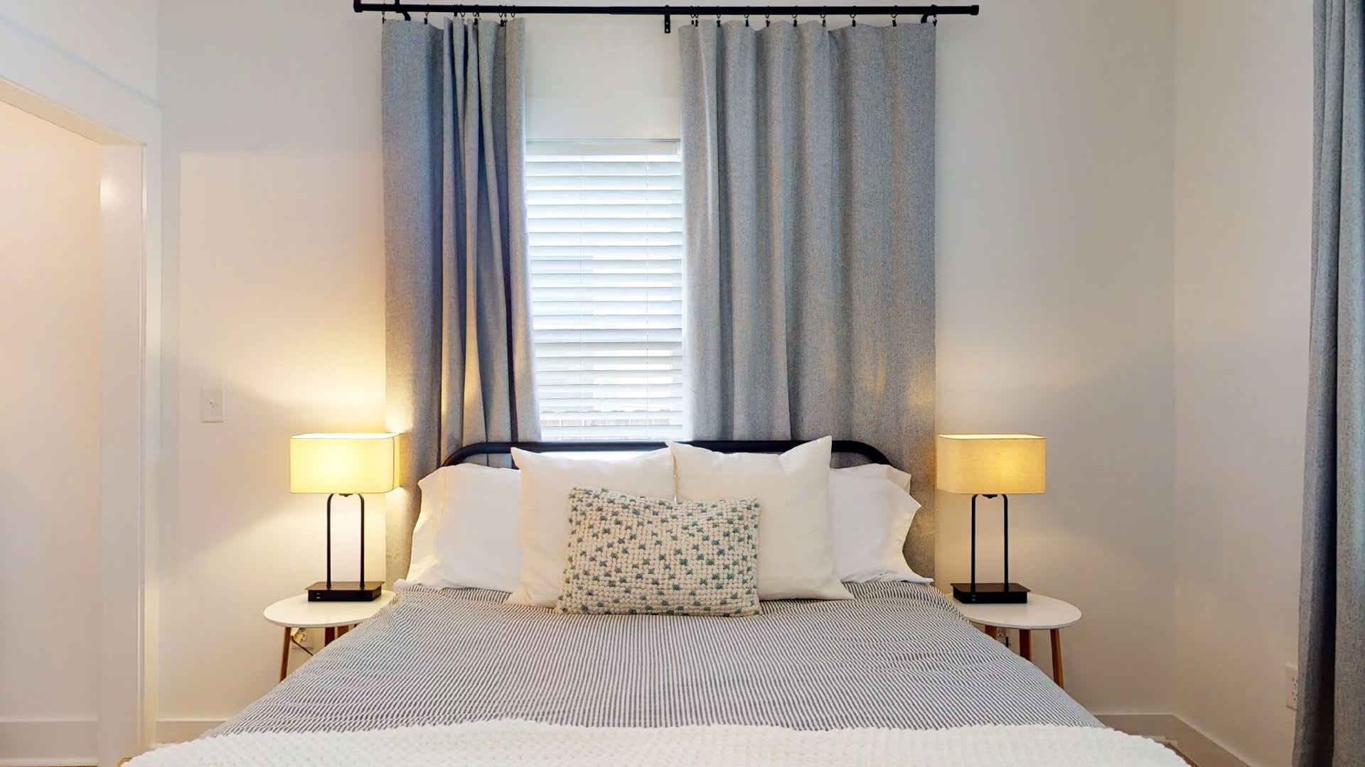 FULLY FURNISHED & NEWLY RENOVATED Brooklyn Arts District 2-bed/2-bath, Great Location! – photo 5
