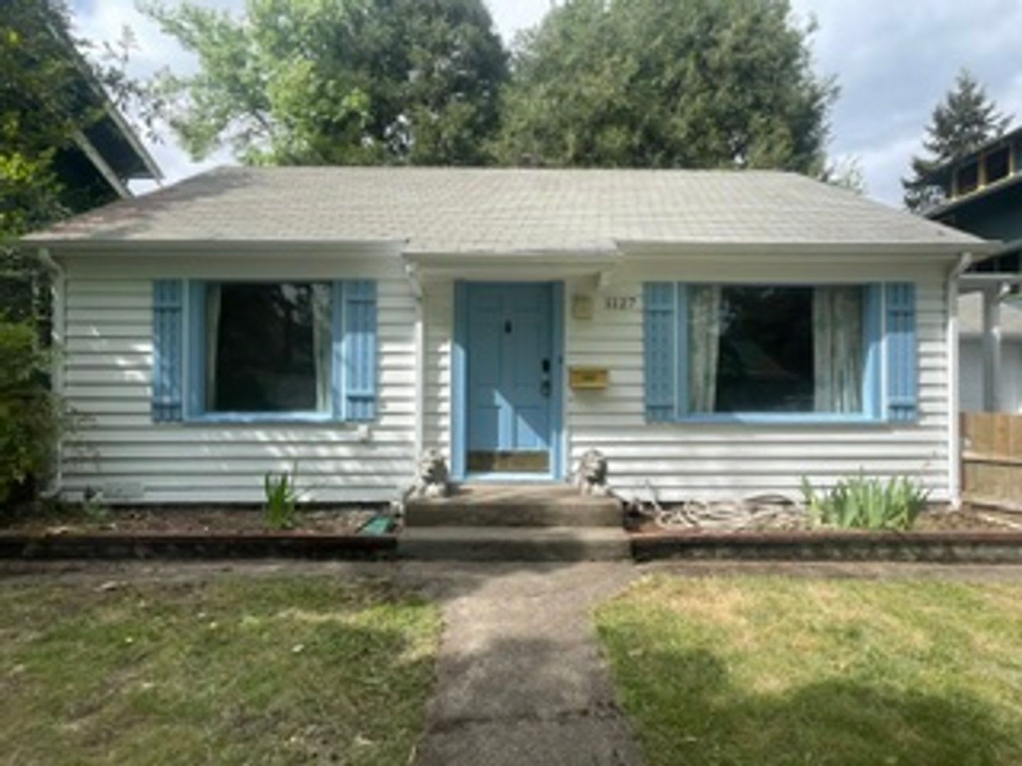3 Bedroom 1 Bath Home With Fenced Yard Covered Patio For Rent – photo 1