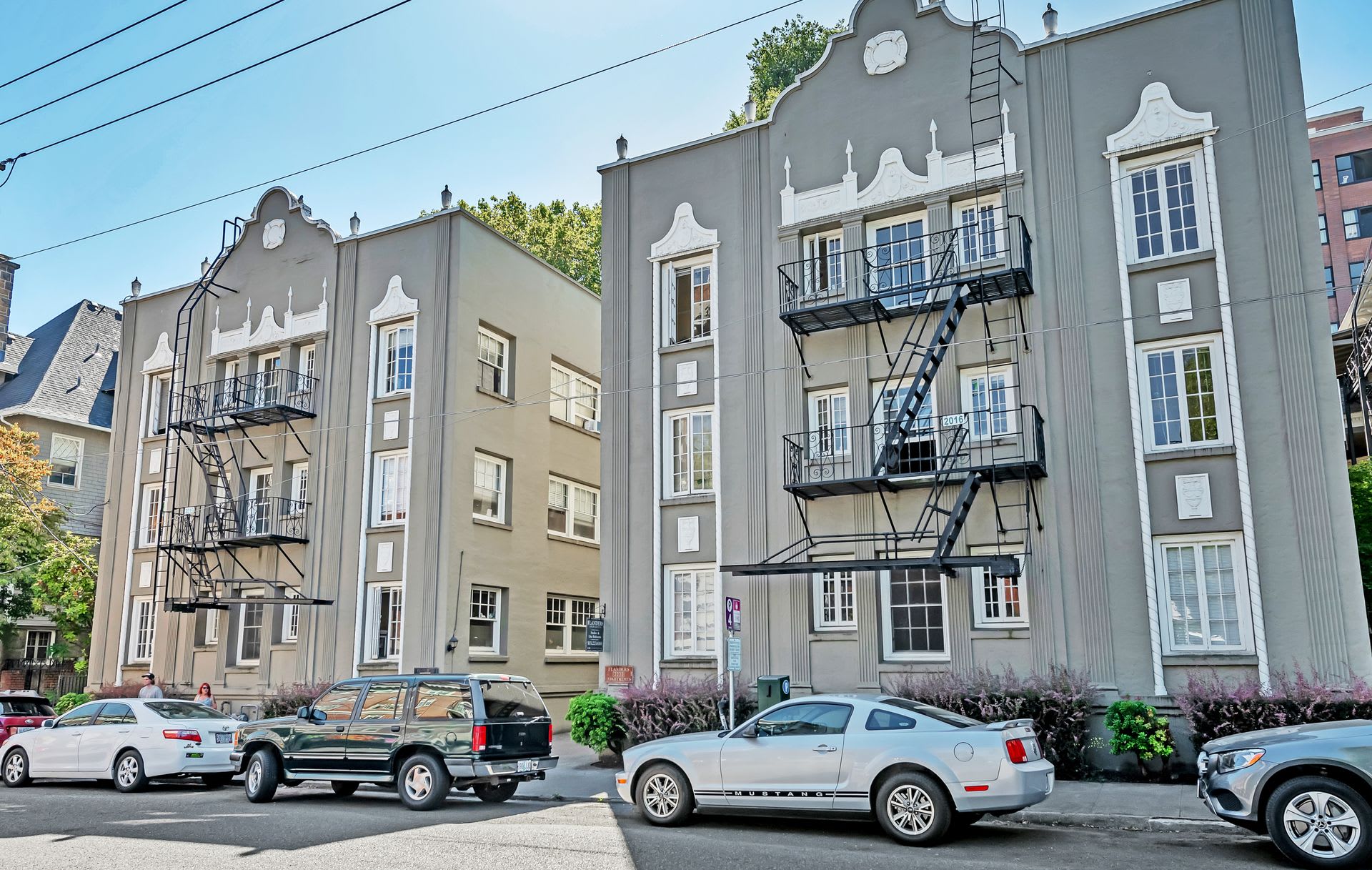 Flanders Apartments – photo 1