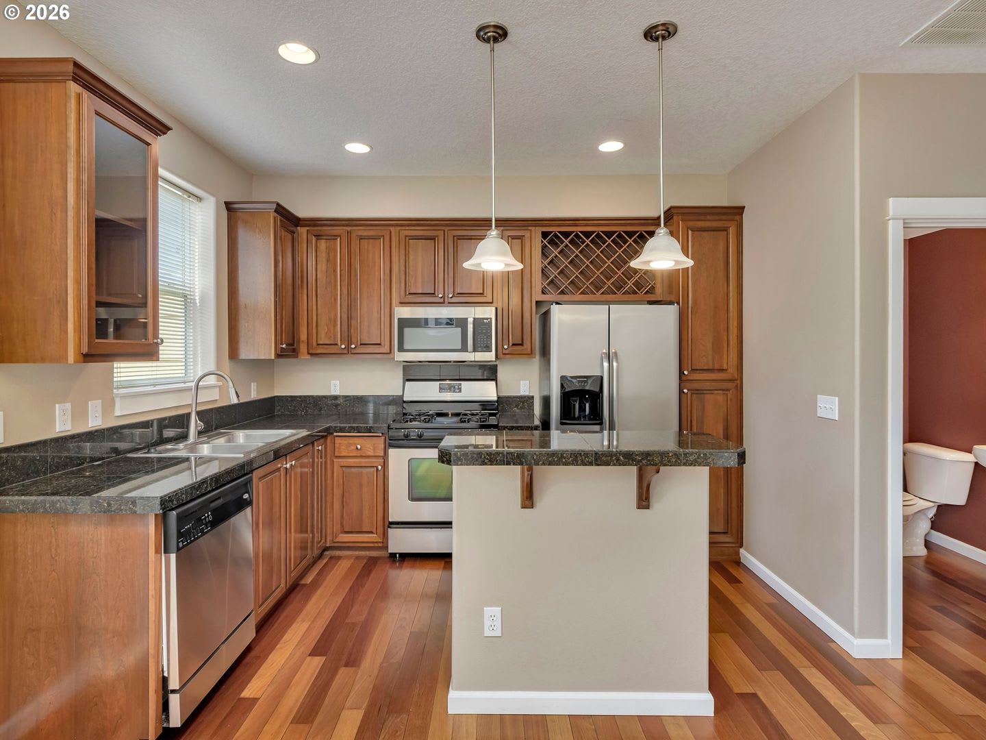 Spacious Living in a Modern Townhome – photo 4
