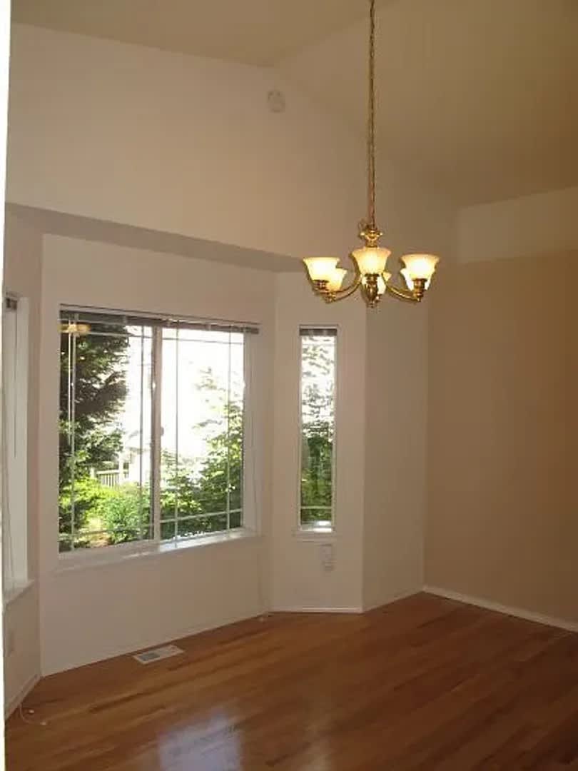2 bedroom, 2 bath Townhome in North Seattle. – photo 5