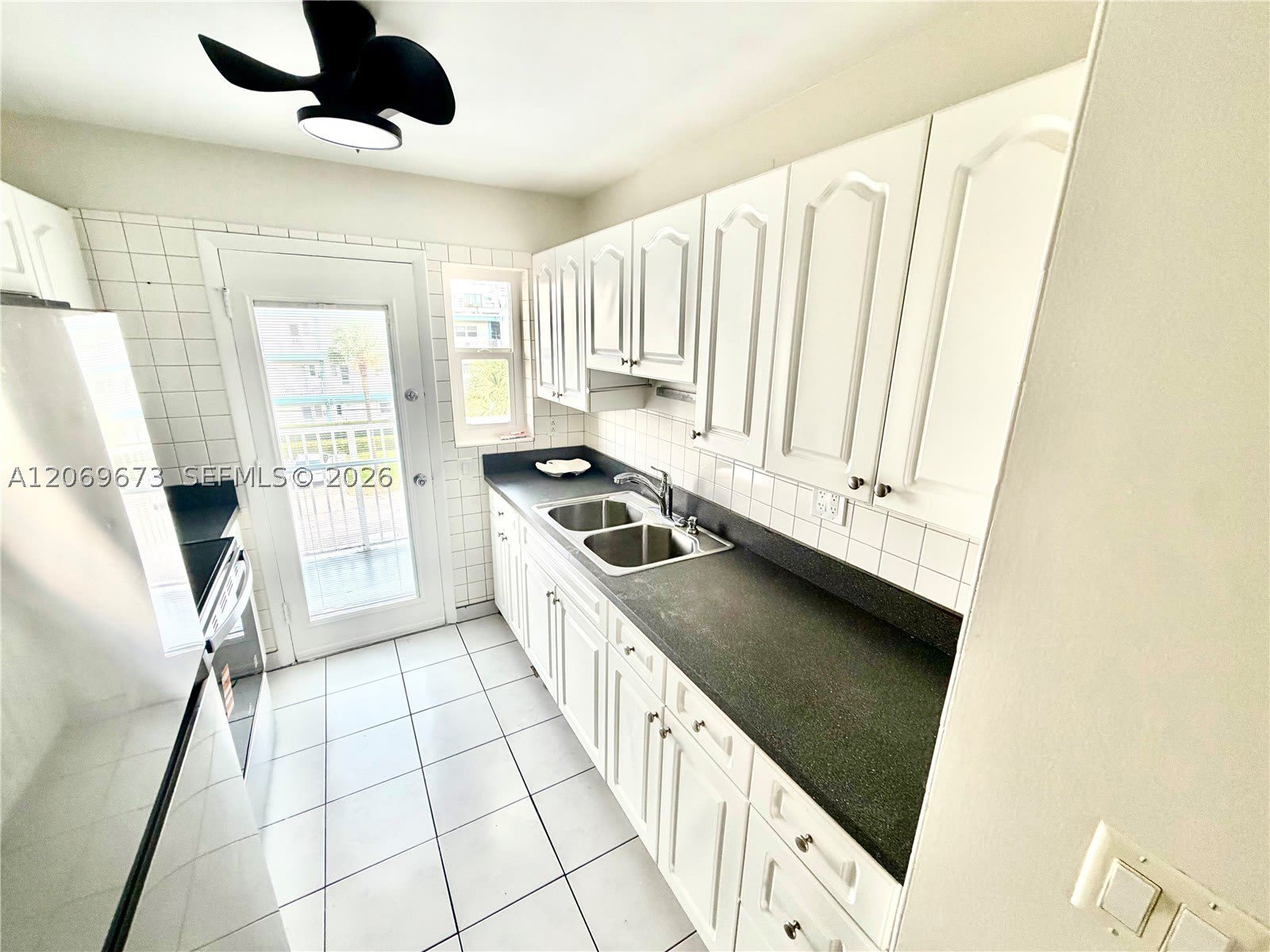 3922 NE 166th St – photo 4