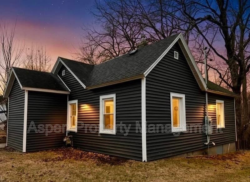 1213 Doemland Street – photo 5