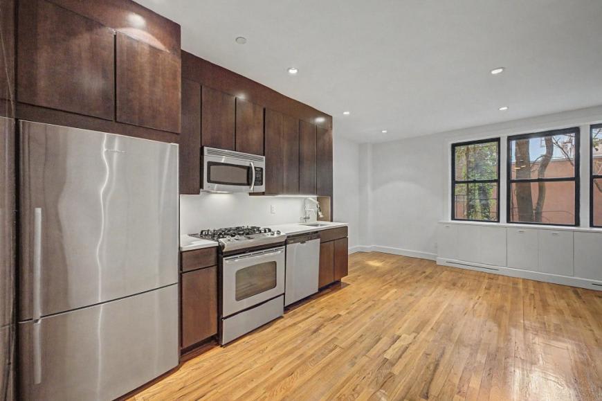 156 Prince Street – photo 2