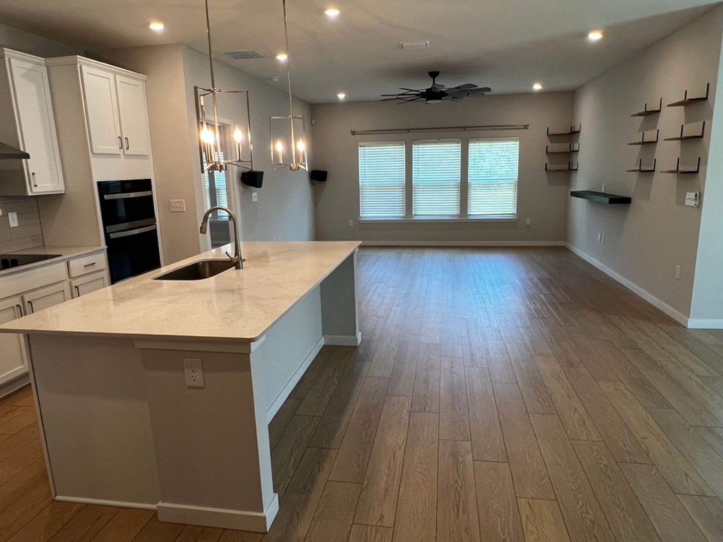 3BR/2BA Home for Rent: Available Immediately – photo 2