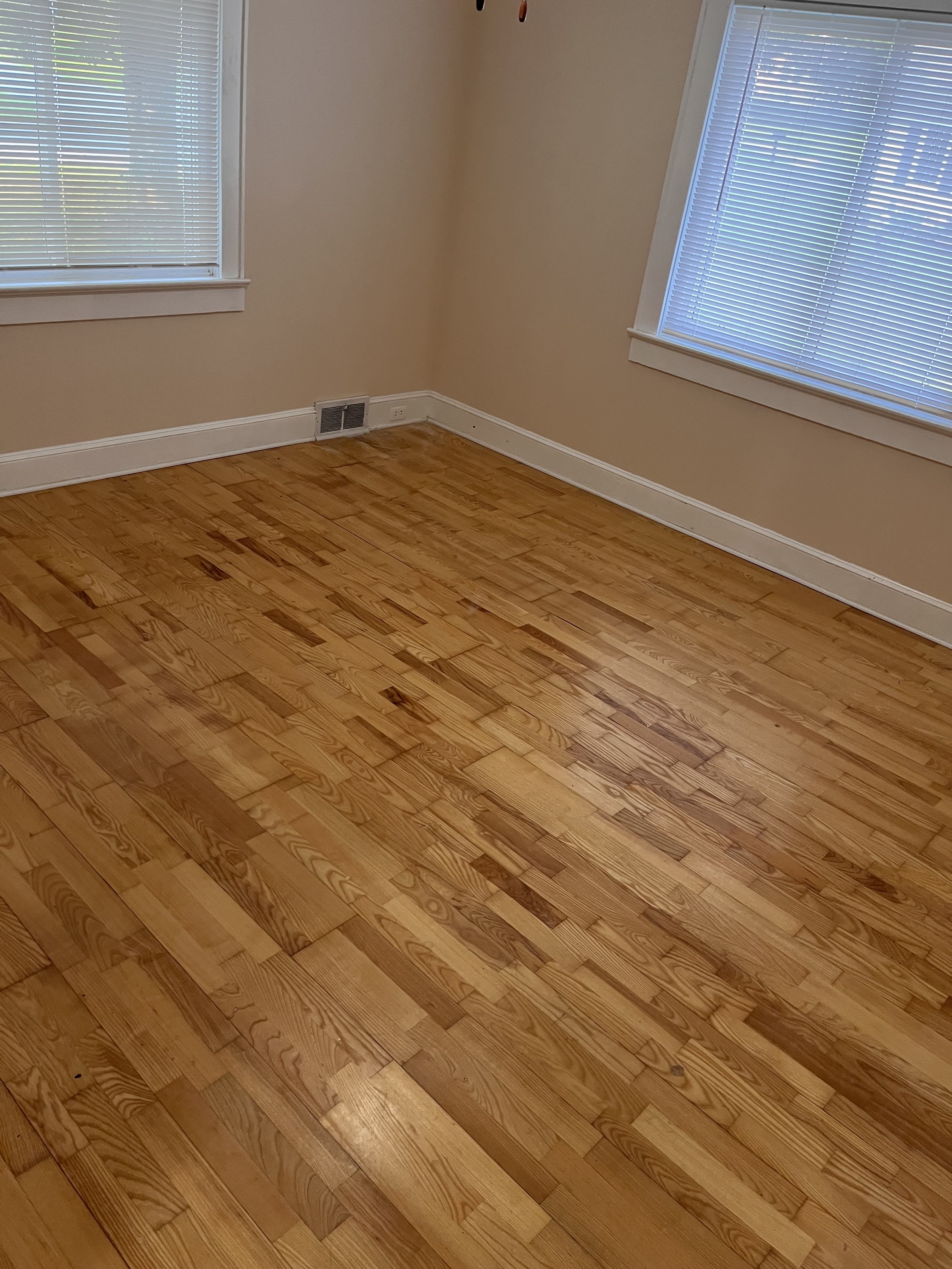 1007 Grace Avenue – photo 4