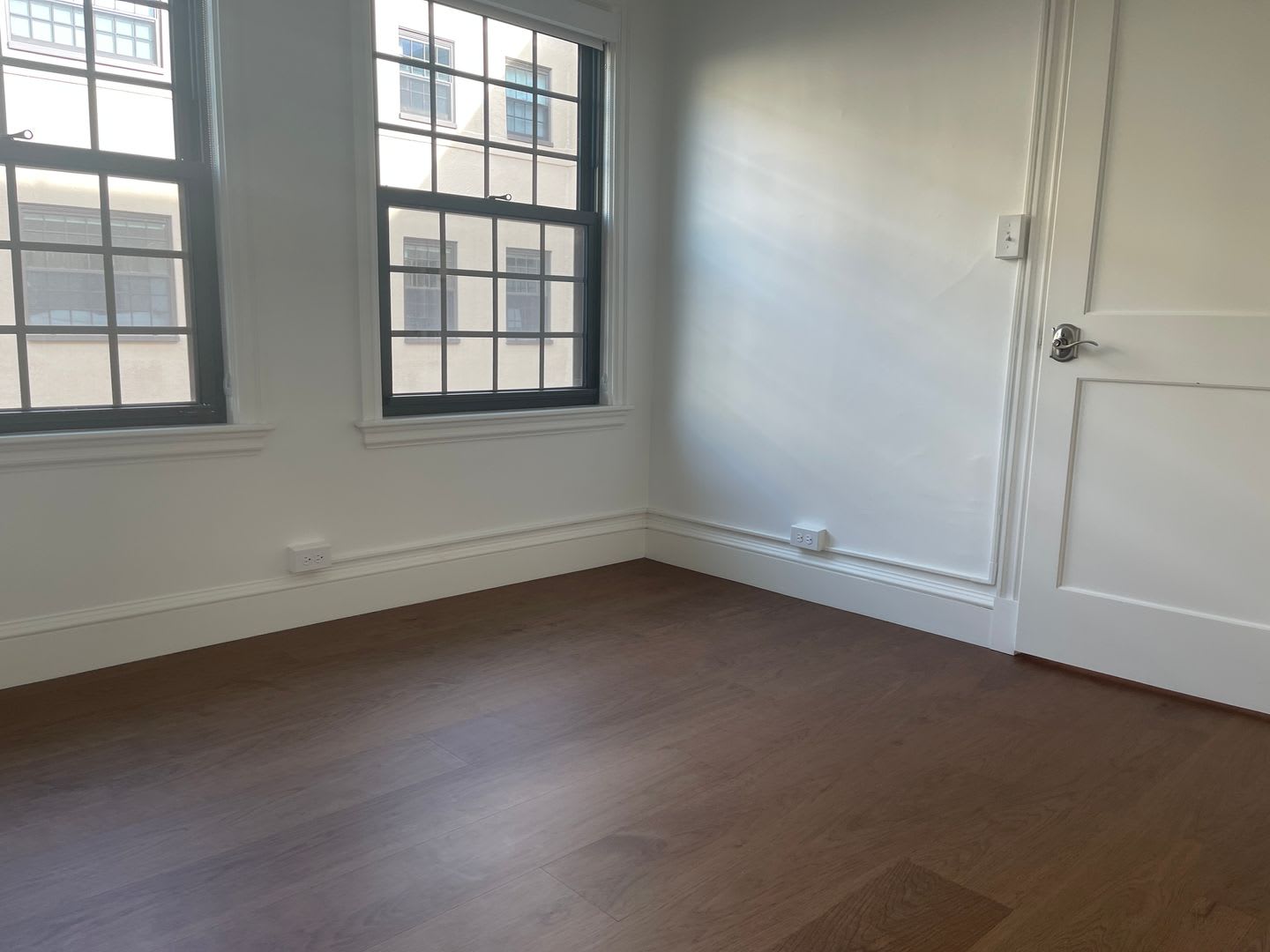 FREE MONTH & NO FEE Harvard Sq Studio Brand New Renovation – photo 3