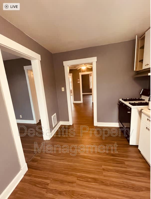 3827 Willow Avenue – photo 5