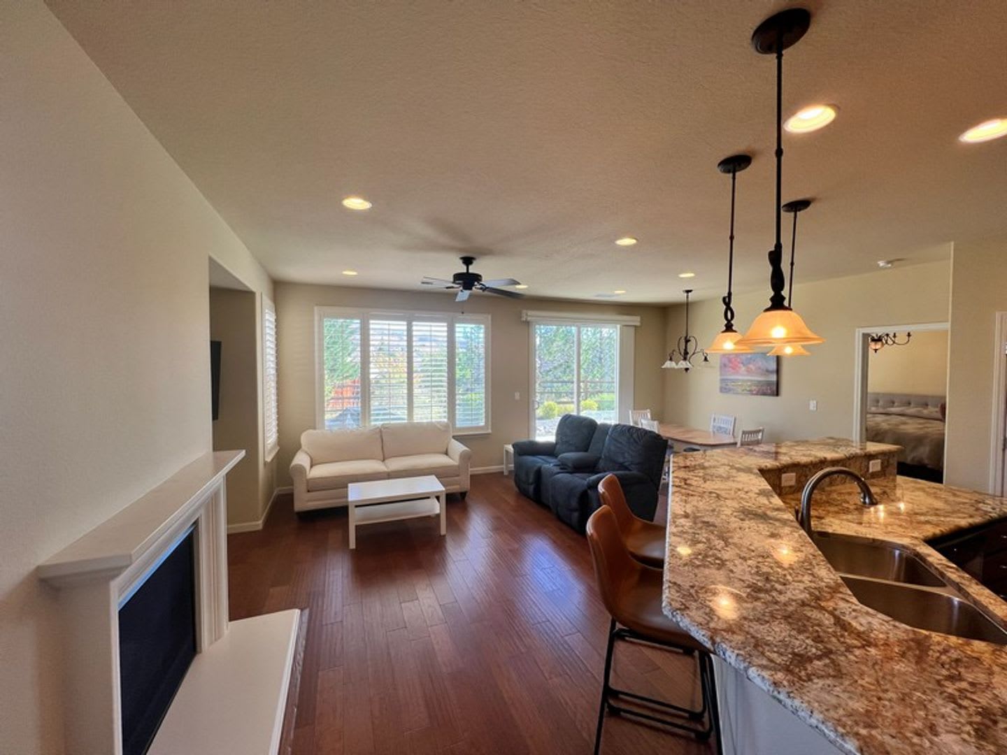 <b>Two Bedroom in 55+ Sierra Canyon Community with Landscaping Provided.<br><br> – photo 4
