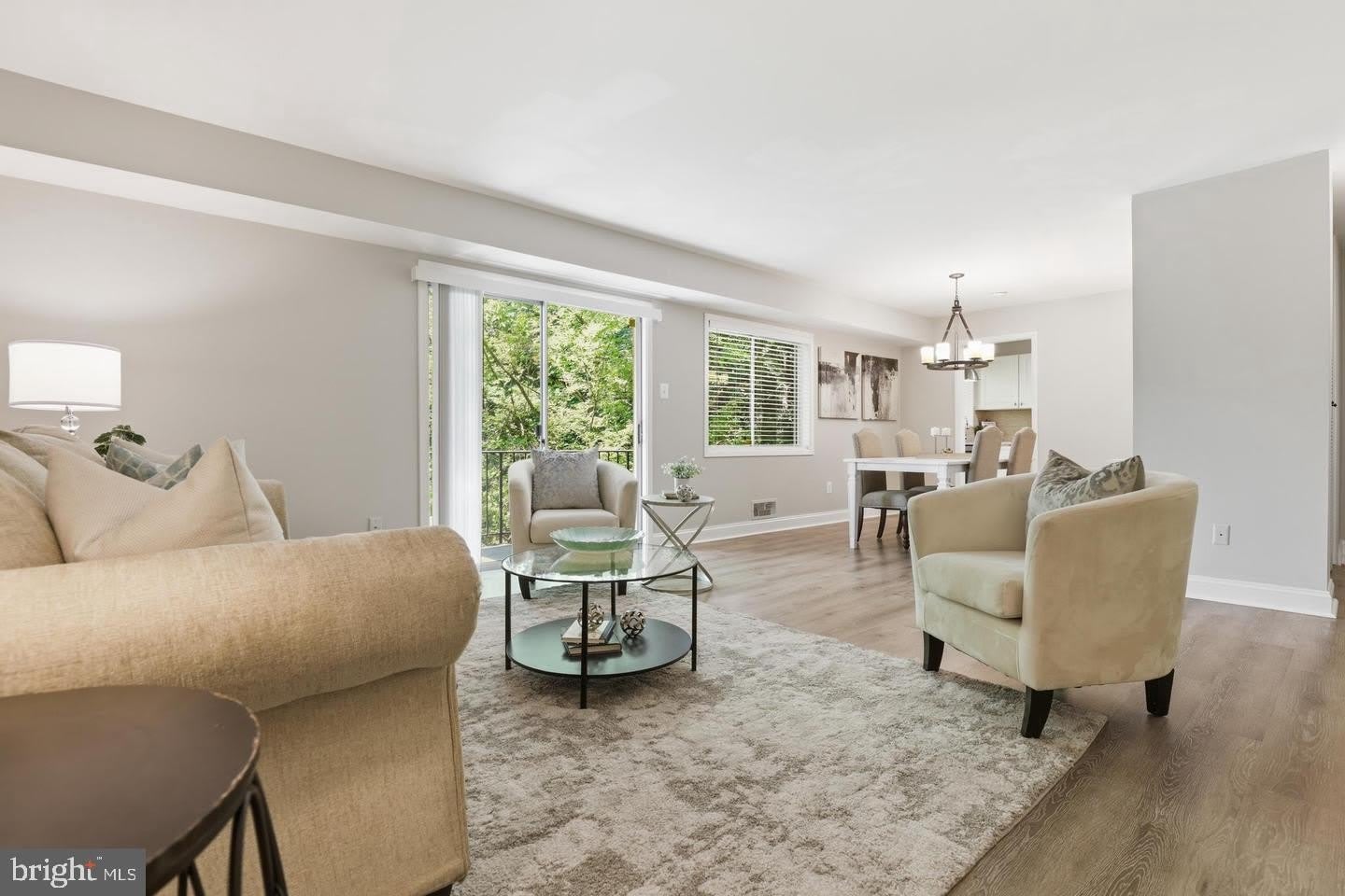 10636 MONTROSE Avenue – photo 1