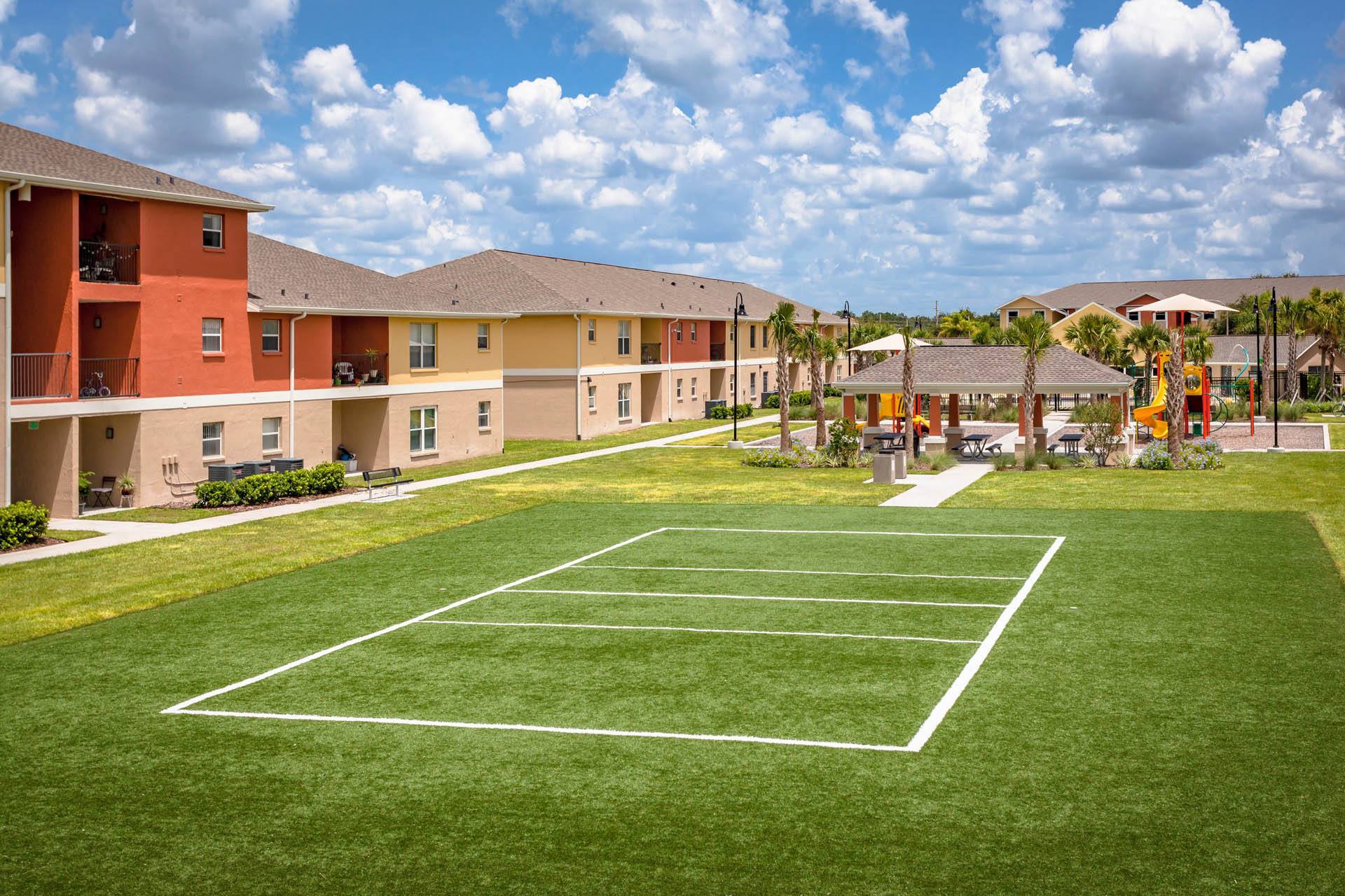 Regency Palms Apartments – photo 3