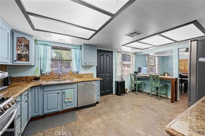 712 Avenue R-8 – photo 3