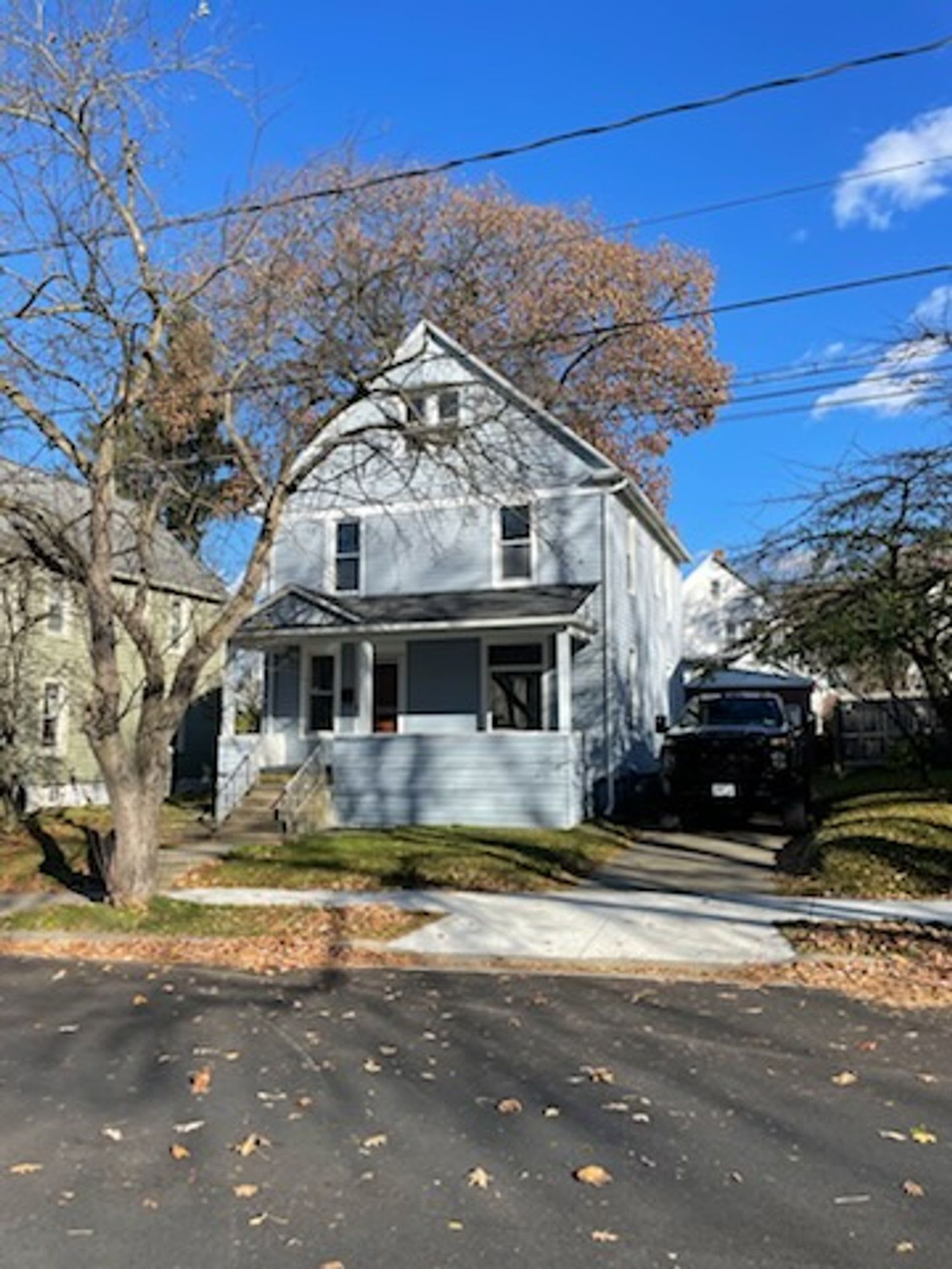 Spacious Home in a Great Neighborhood – photo 3