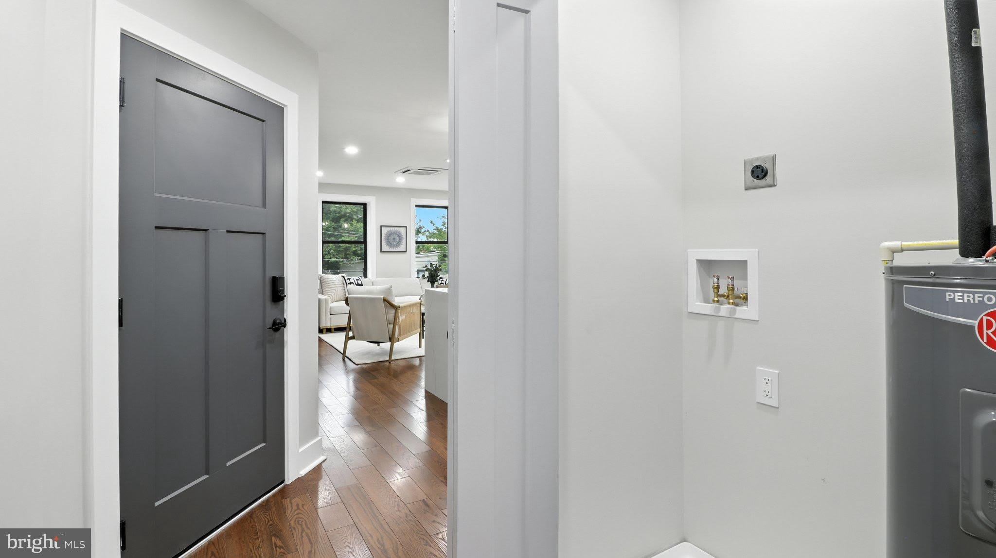 2256 HIGH Street SE – photo 3