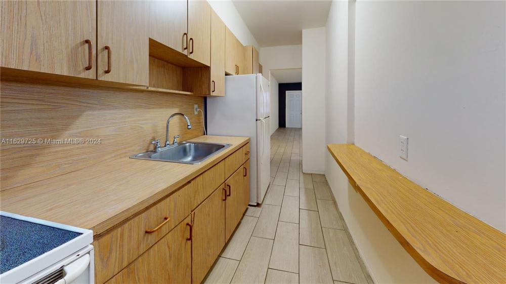 1451 NE 170th St # 105A – photo 1