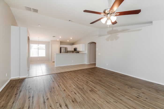 12939 North 147th Lane – photo 5