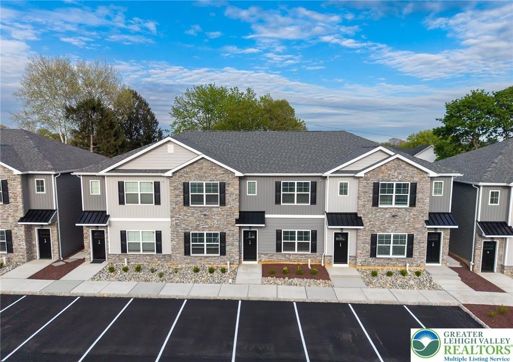 1411 Greenview Drive – photo 3