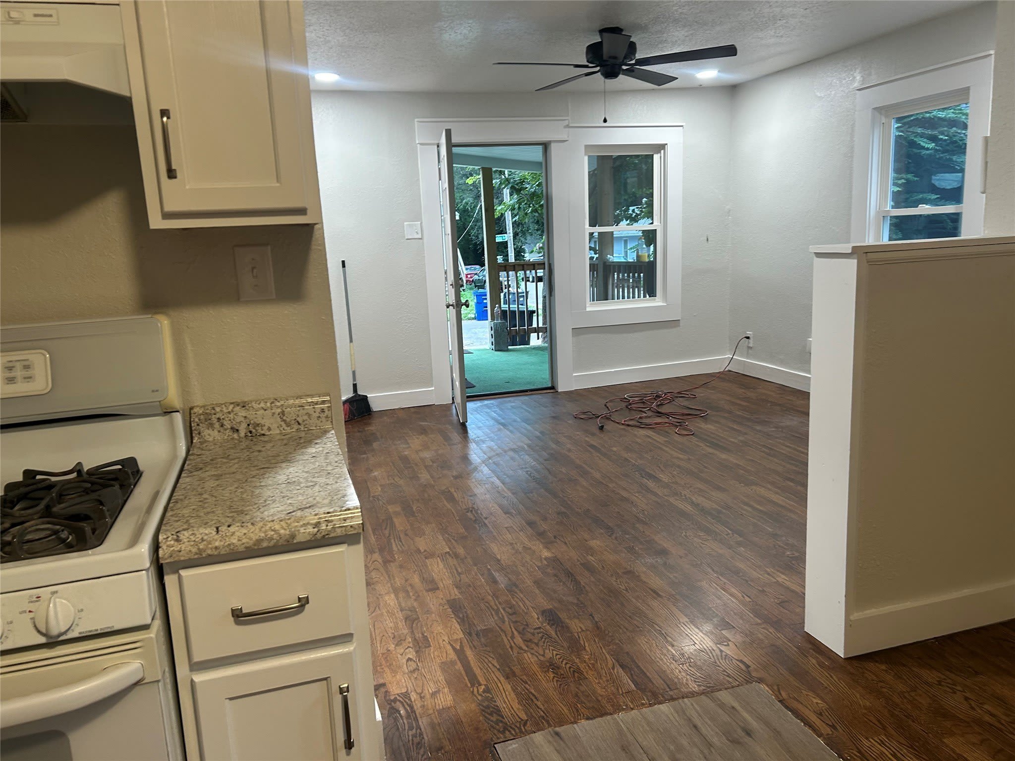 1203 S Lamine – photo 5