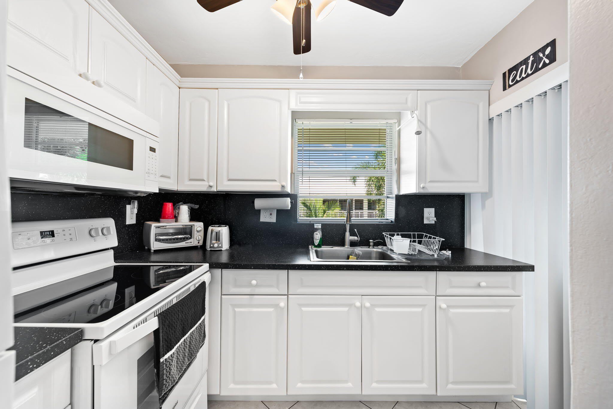 2100 NE 38TH Street – photo 5