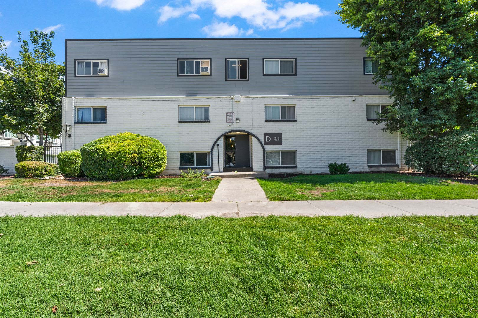 751 S. 300 E. – photo 1