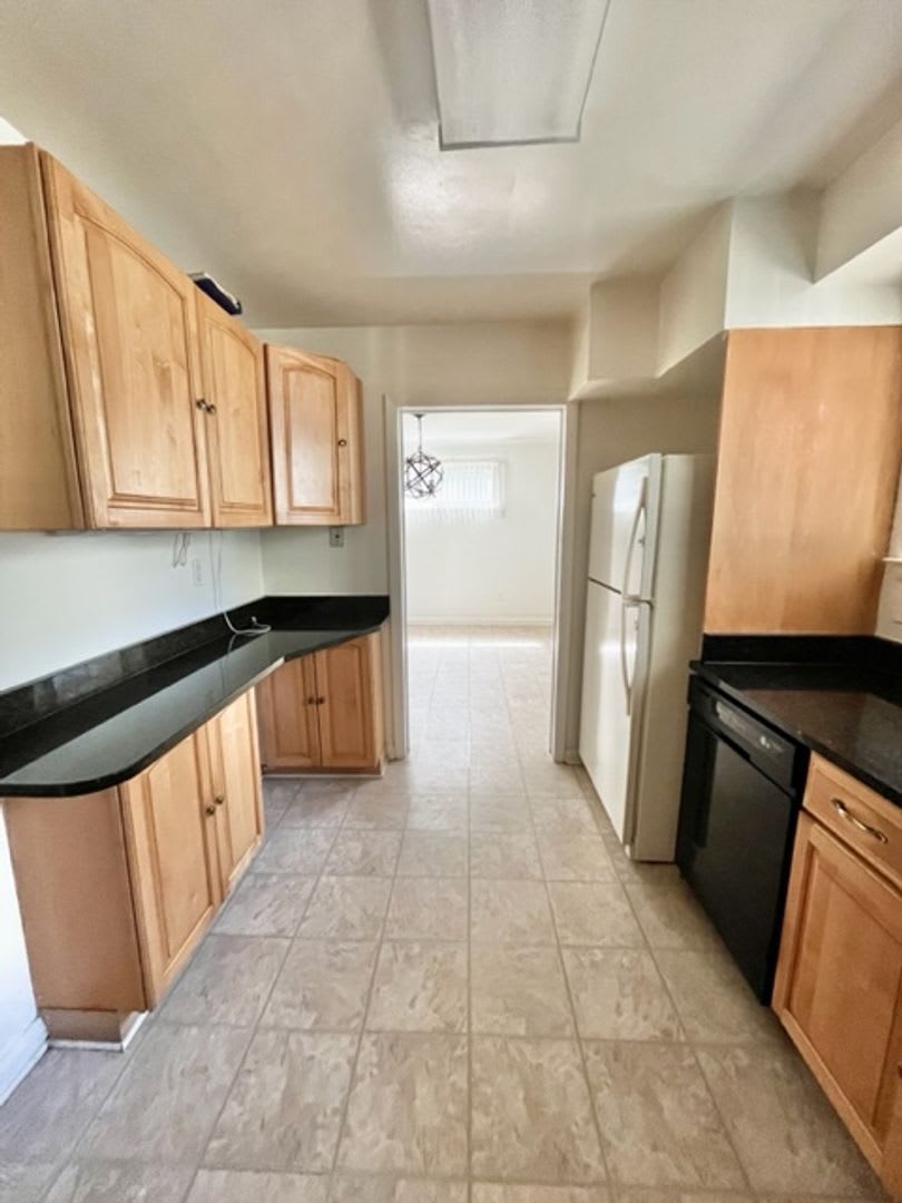 Fully updated 4 BR/2.5 BA home close to all amenities, Route 29 and 495 – photo 4