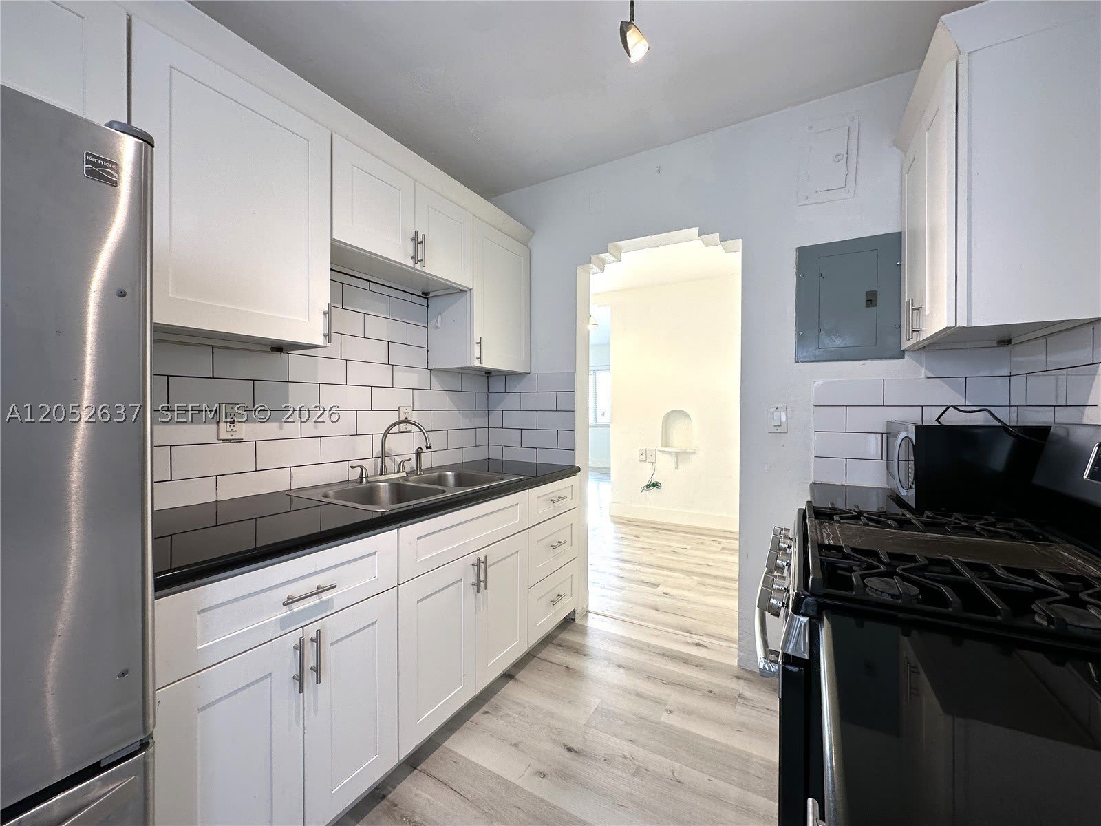955 Bay Dr – photo 5