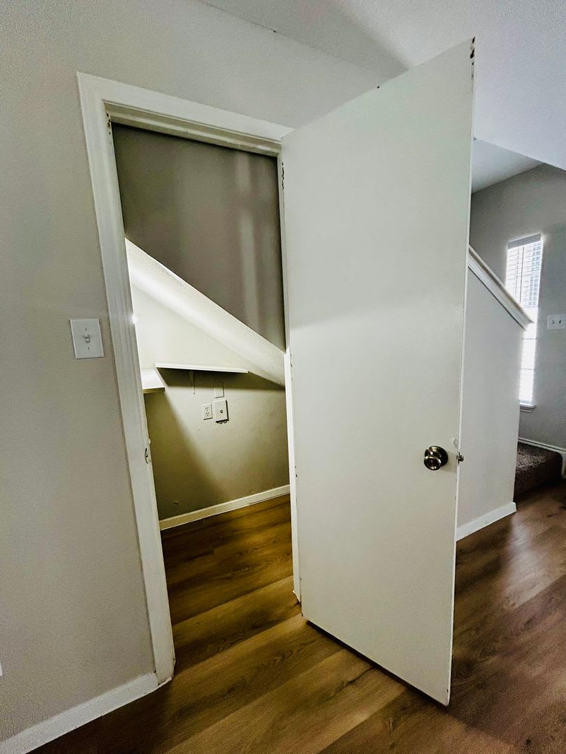 Spacious two-story, two-bedroom condo in the Greenbelt – photo 4