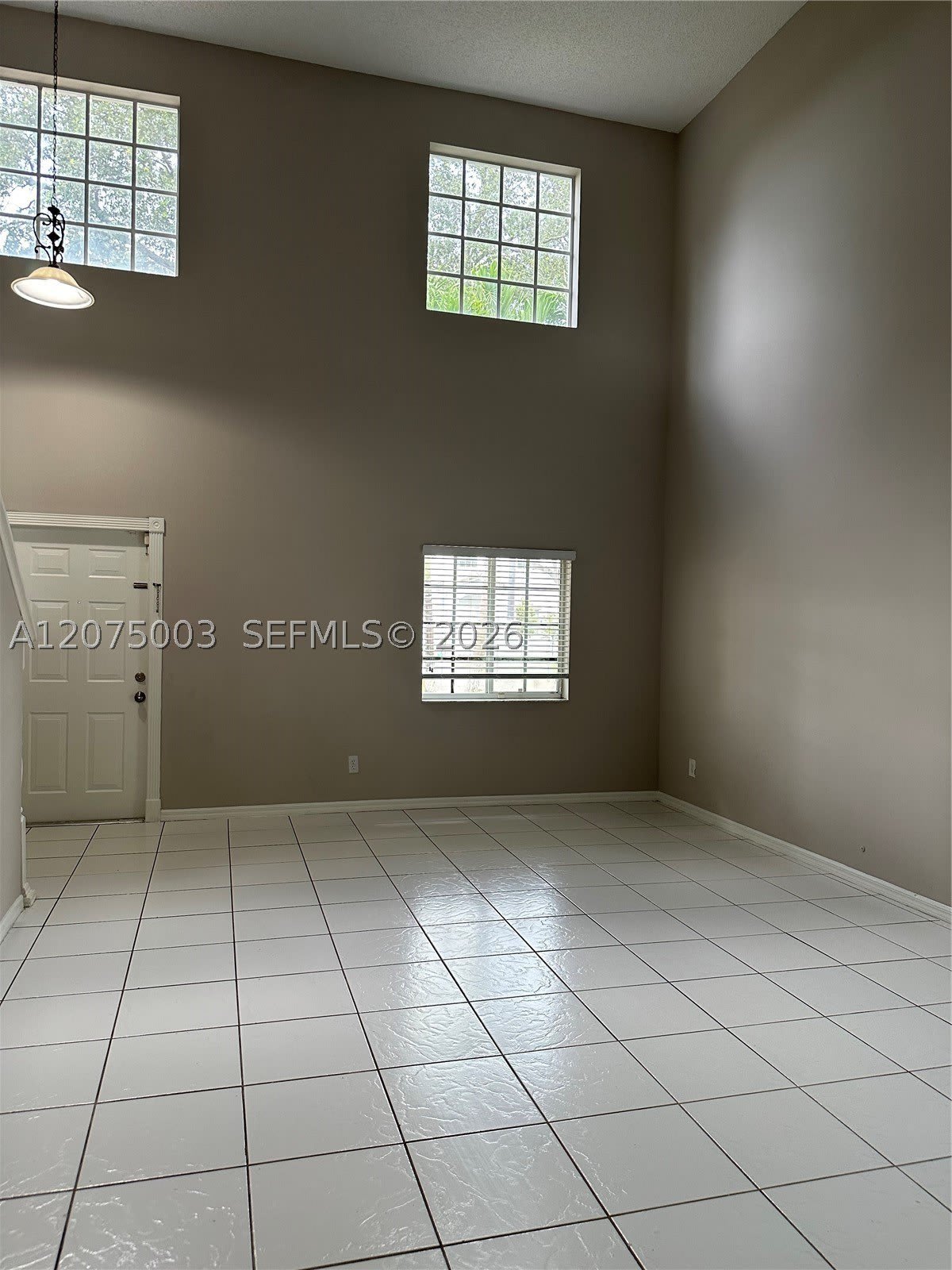 2403 SW 106th Ave – photo 4