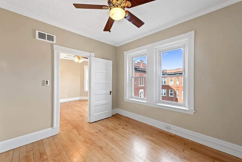 15 Lynde Street – photo 3