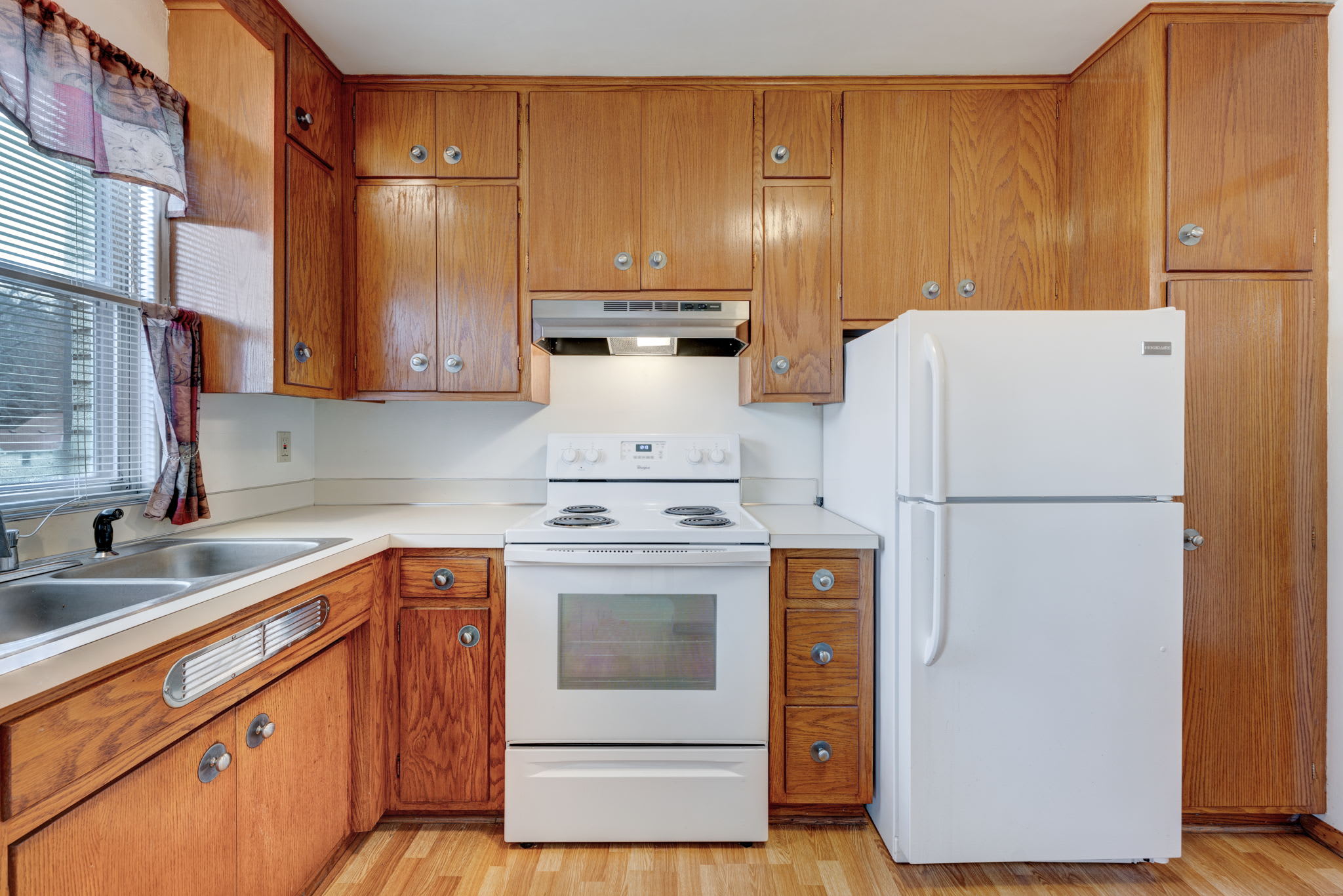 1344 Saint Paul AvenueApt 17 – photo 3