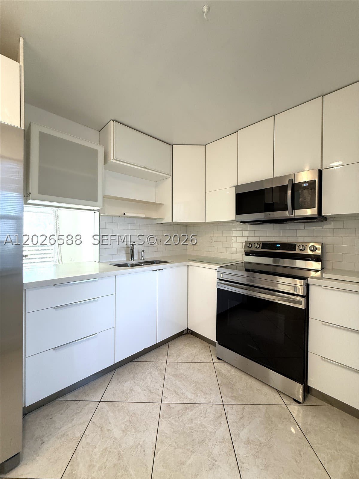 300 NE 14th Ave – photo 4