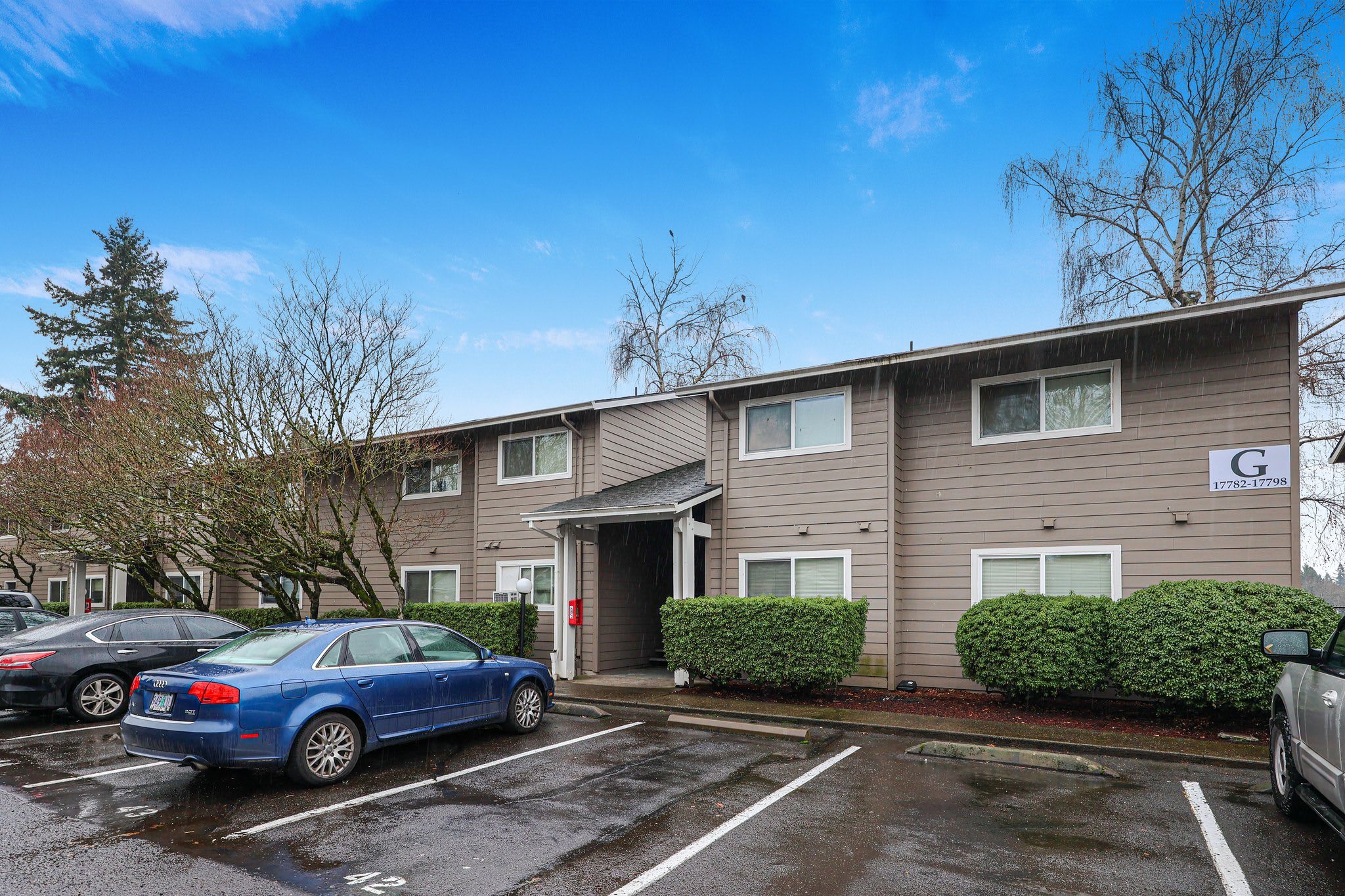 Applegate – photo 3