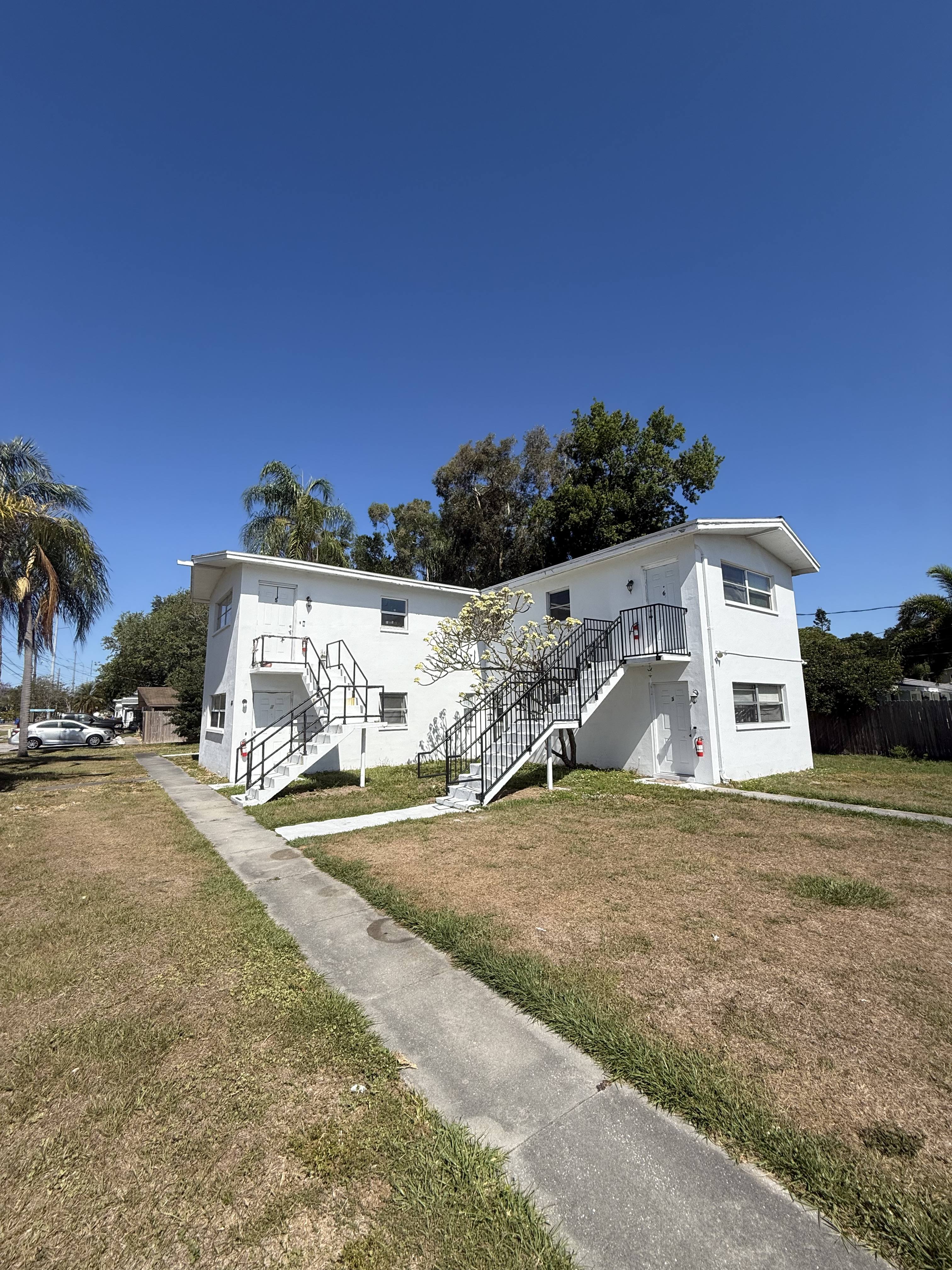 698 Union St Apt 6 – photo 1