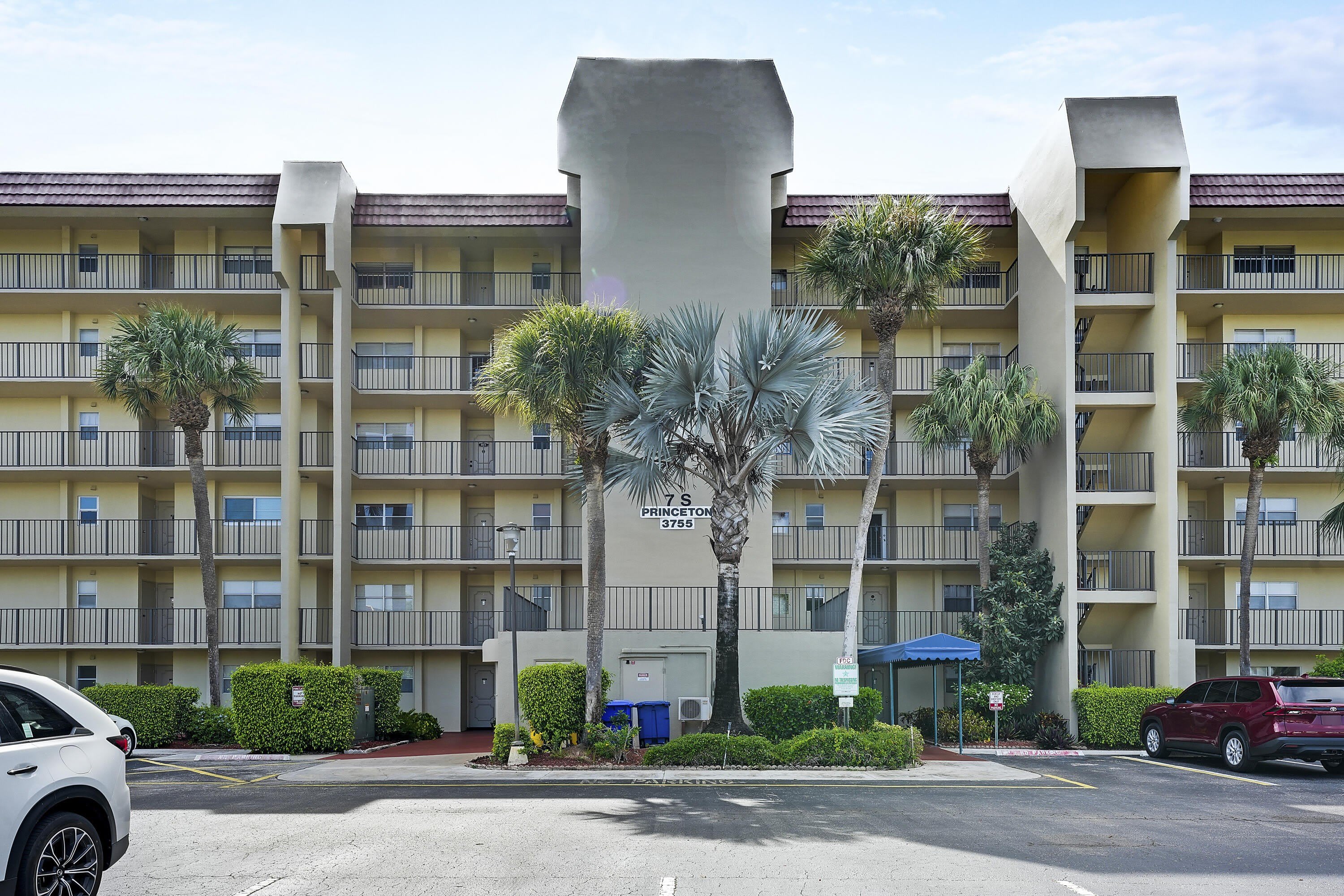 3755 Via Poinciana – photo 4
