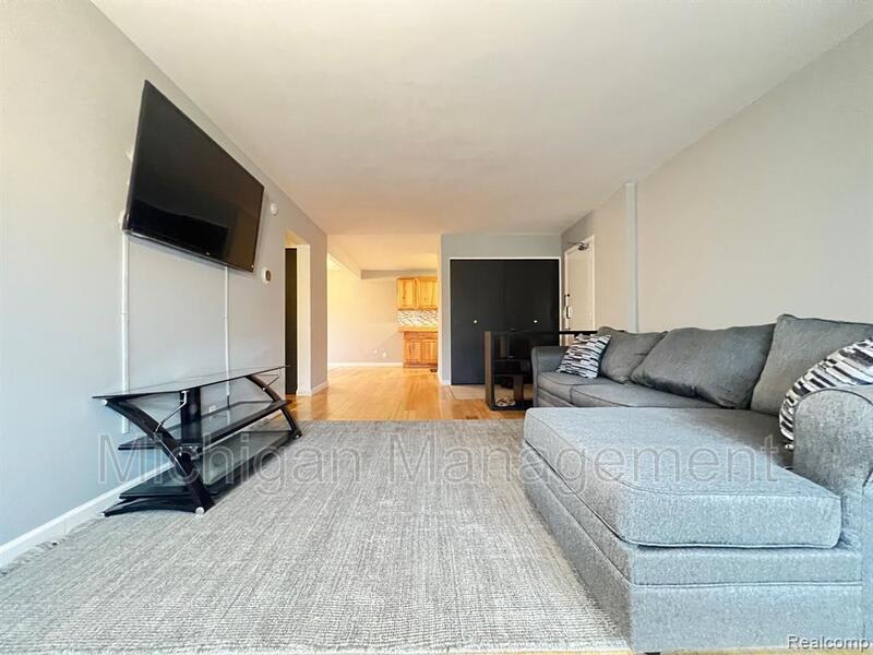 2152 Pauline Blvd – photo 2