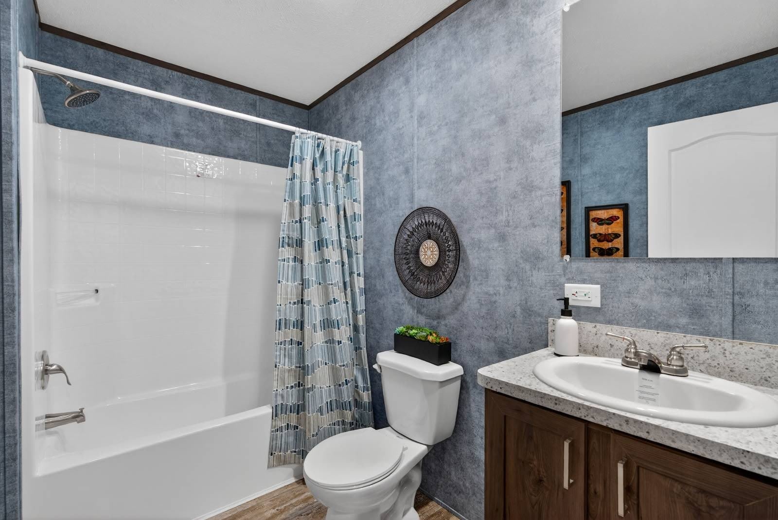300 Glenwood Dr – photo 5