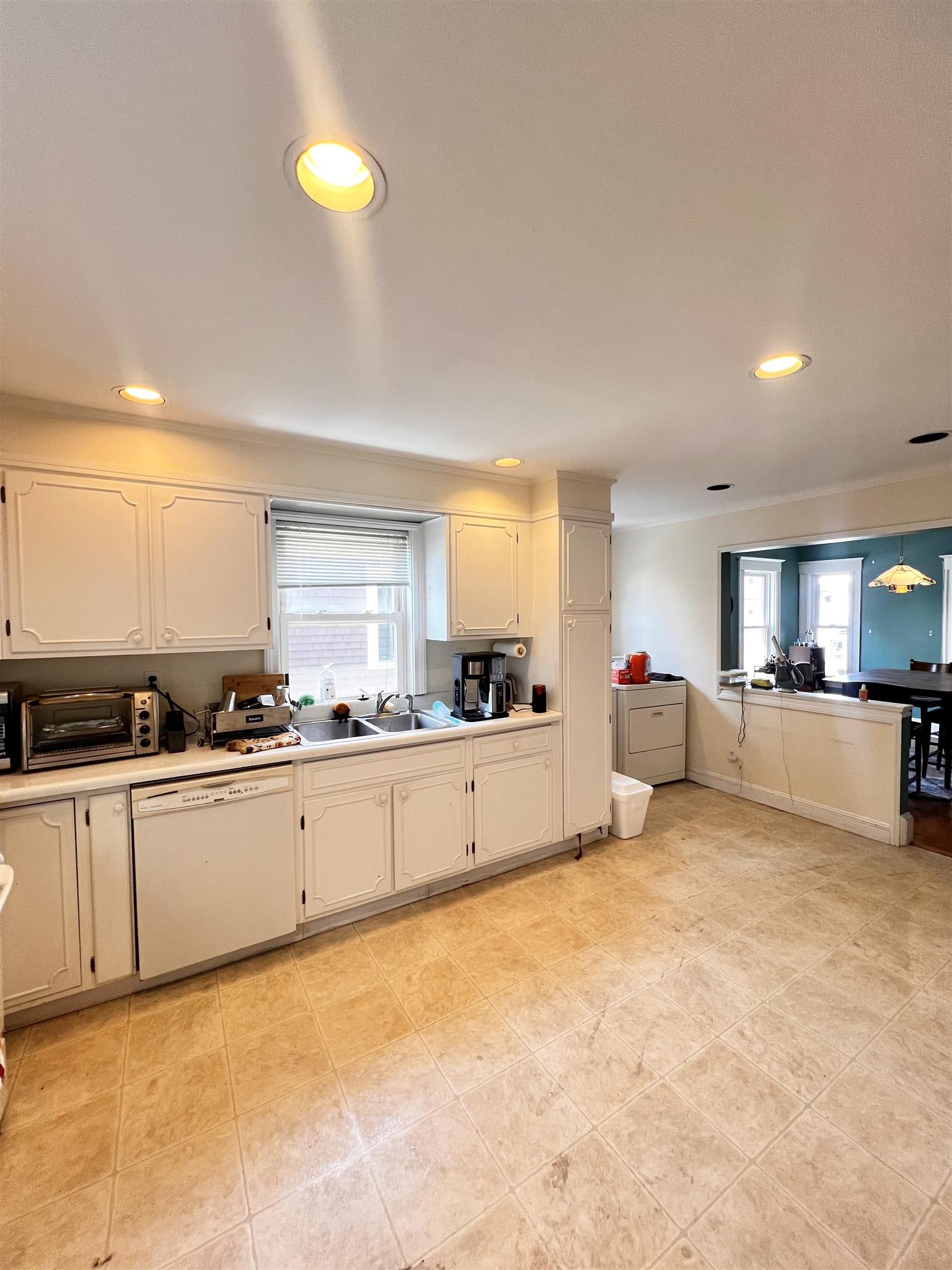 47 Rogers Ave – photo 4