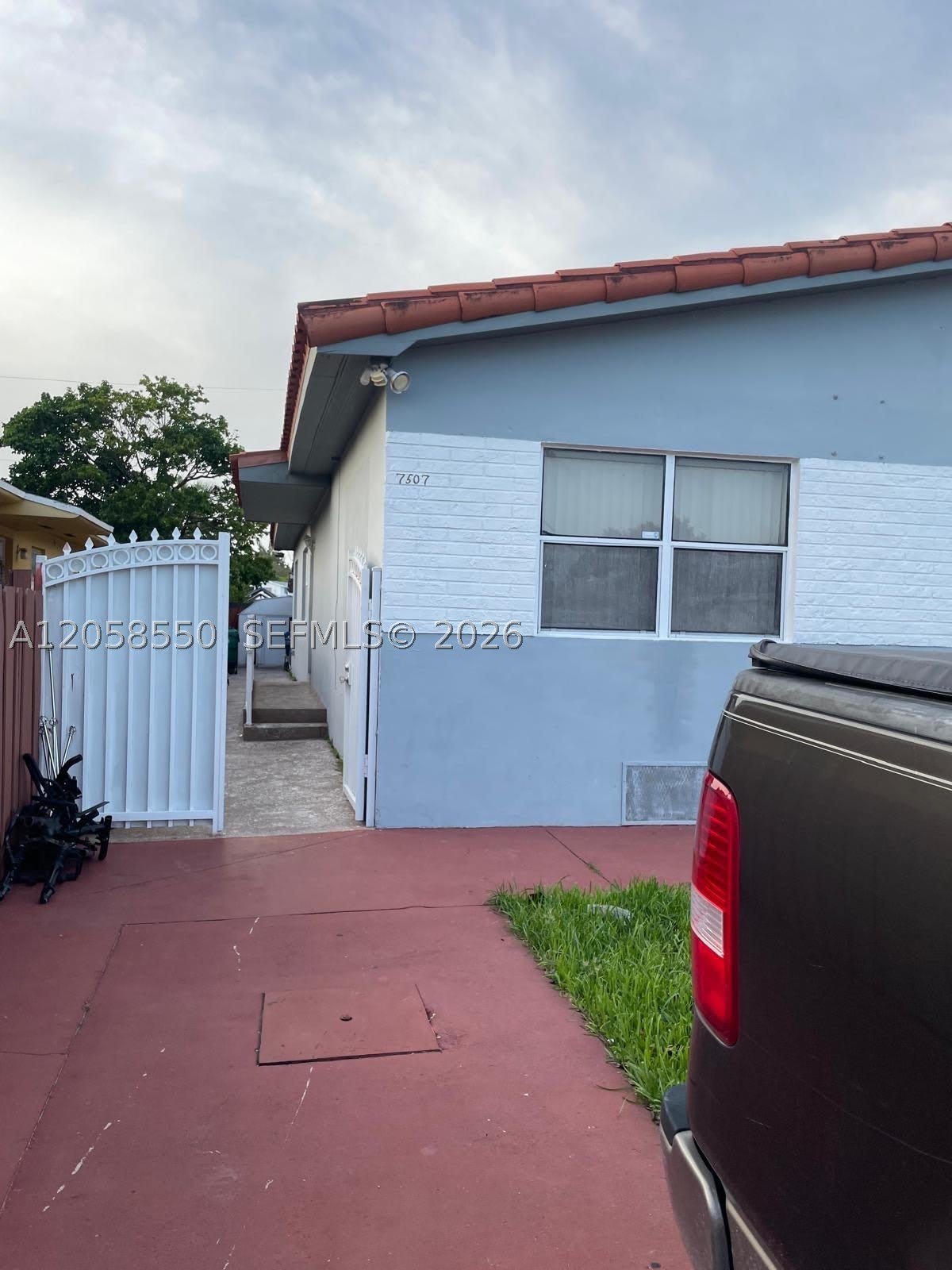 7507 NW 2nd St – photo 2