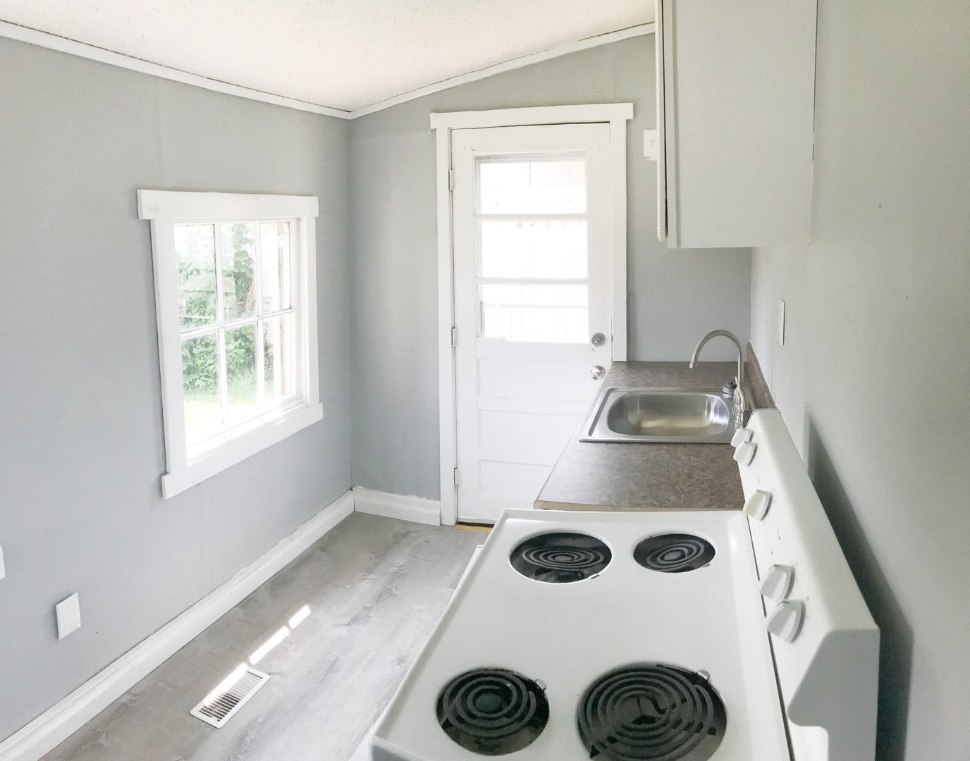 ALL ELECTRIC! 1Bed/1Bath Single Family Home! Newly Renovated! – photo 5