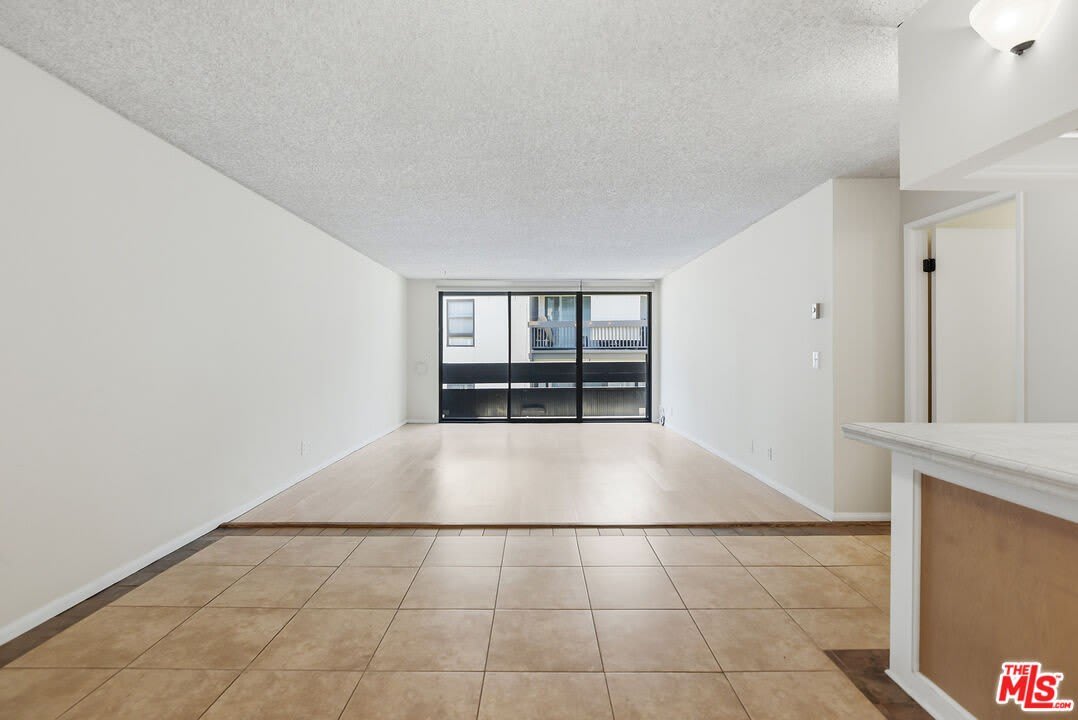 7777 W 91St St – photo 1