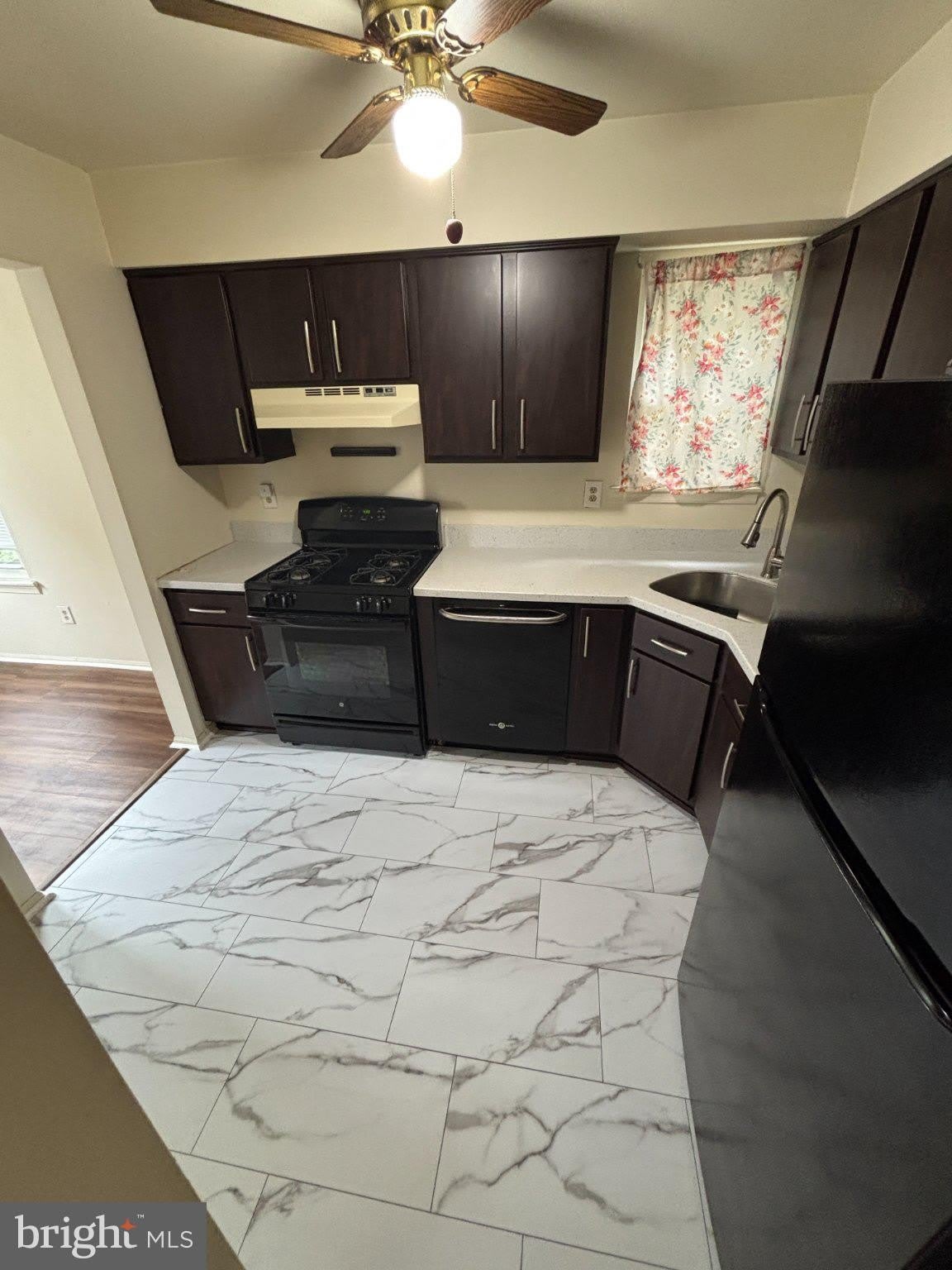 47 WYNDHAM Place – photo 3