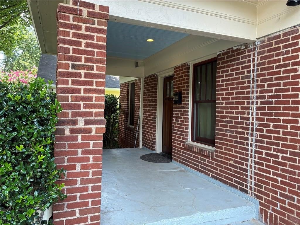 1088 Sanders Avenue SE – photo 1