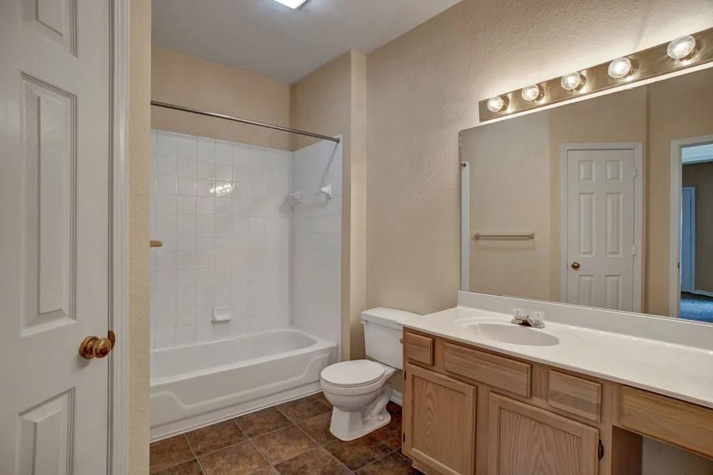 Lincoln Villas on Memorial – photo 4
