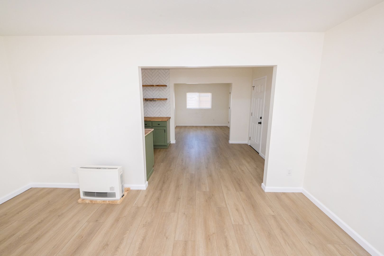 Detached Adu With A Yard Available Now – photo 4