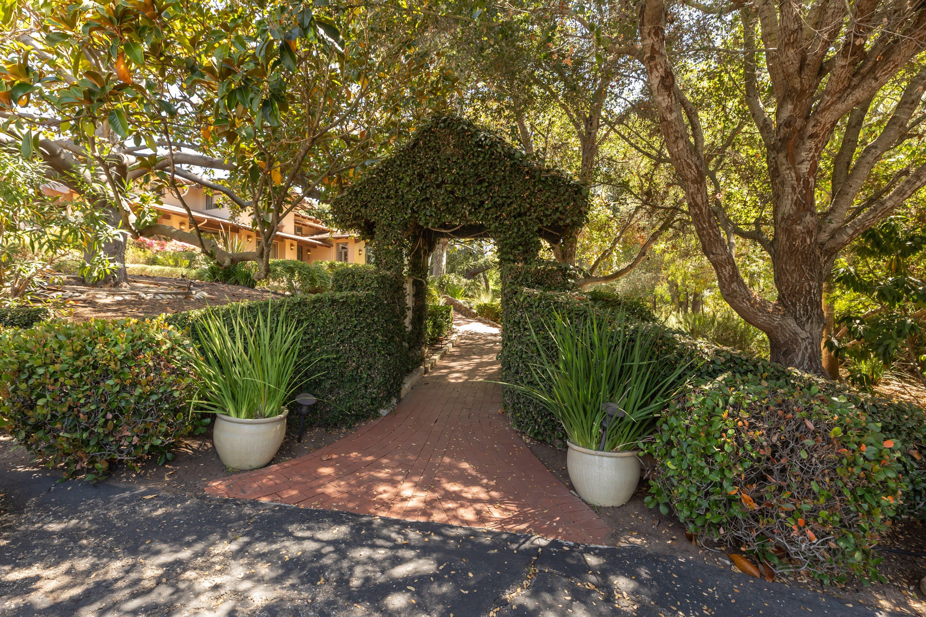 375 Las Palmas Drive – photo 2